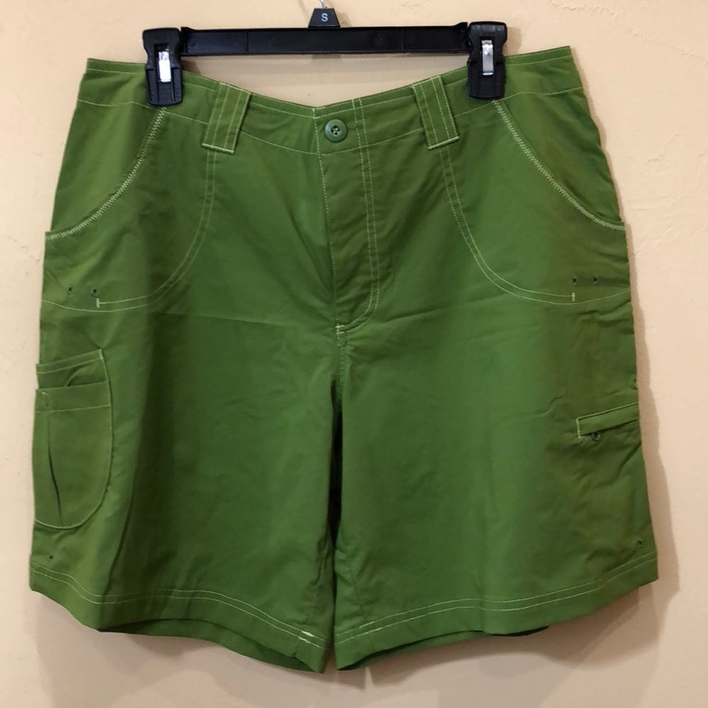 Like new Sahalie shorts size 14
